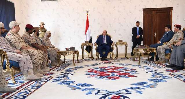 كبار قادة الحرب من دول التحالف في معركة الحديدة في قصر المعاشيق بحضور الرئيس هادي