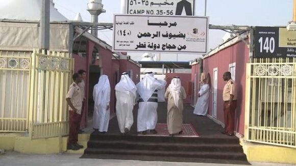 المملكة تستقبل حجاج قطر وأول طلائع الحجاج اليمنيين المستضافين بأمر ملكي يعبرون الوديعة