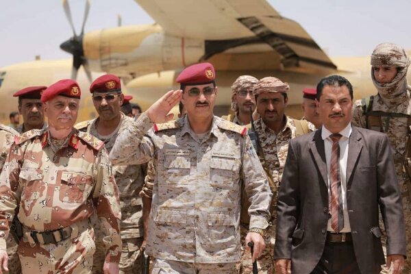 قائد أركان الجيش اليمني يغضب «الانفصاليين» ويدعو من حضرموت الى «فرصة مواتية لا تتكرر»