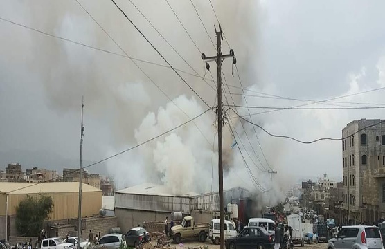 حريق هائل يلتهم 5 مخازن تجارية في صنعاء