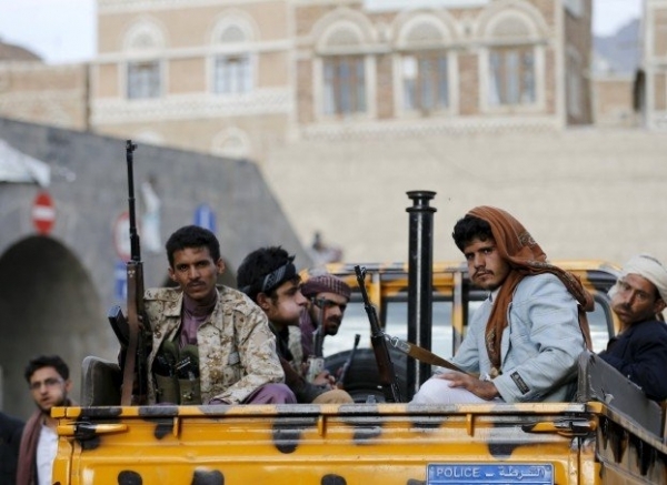 الحوثيون يغلقون 5 اذاعات محلية بصنعاء