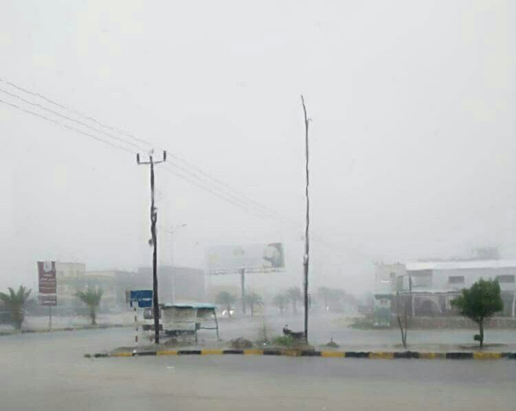 أكثر 3 محافظات باليمن متوقع أن تشهد خلال الساعات القادمة أمطار رعدية وتدفق للسيول