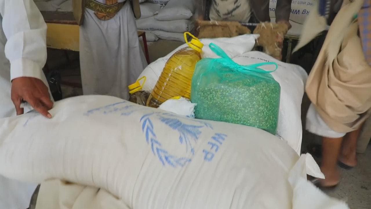 الغذاء العالمي يعلن تقليص المساعدات في اليمن بنسبة كبيرة ويحدد 3 أسباب