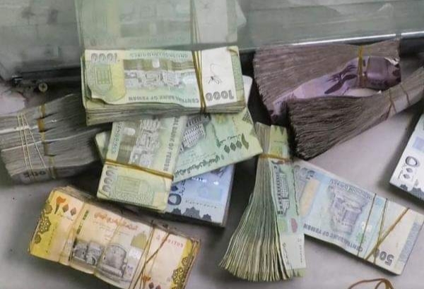 عاجل.. انهيار غير مسبوق للعملة اليمنية أمام الدولار والسعودي ''أسعار الصرف الآن''