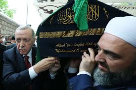 بحضور أردوغان.. الآلاف يؤدون صلاة الجنازة على الشيخ الزنداني في إسطنبول