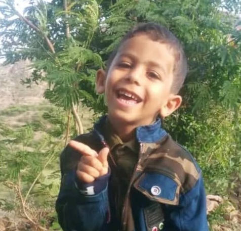 صحفي يطالب الحوثيين بتسليم طفله المخفي قسراً منذ عشرة أشهر.