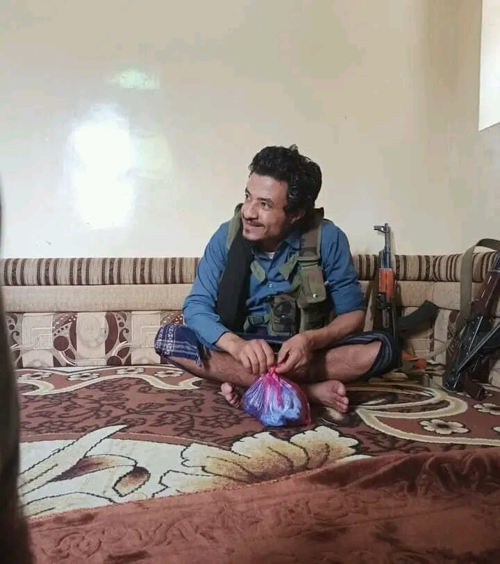 السناوي بطل معركة ماوية.. قصة شاب فتك بالحوثيين قبل أن يسقط شهيدا