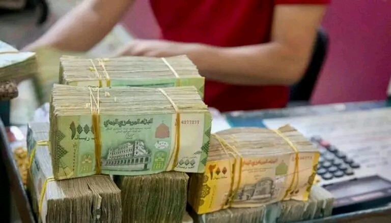 عاجل.. سعر الدولار في عدن يقترب من رقم قياسي مخيف وغير مسبوق ''أسعار الصرف الآن''