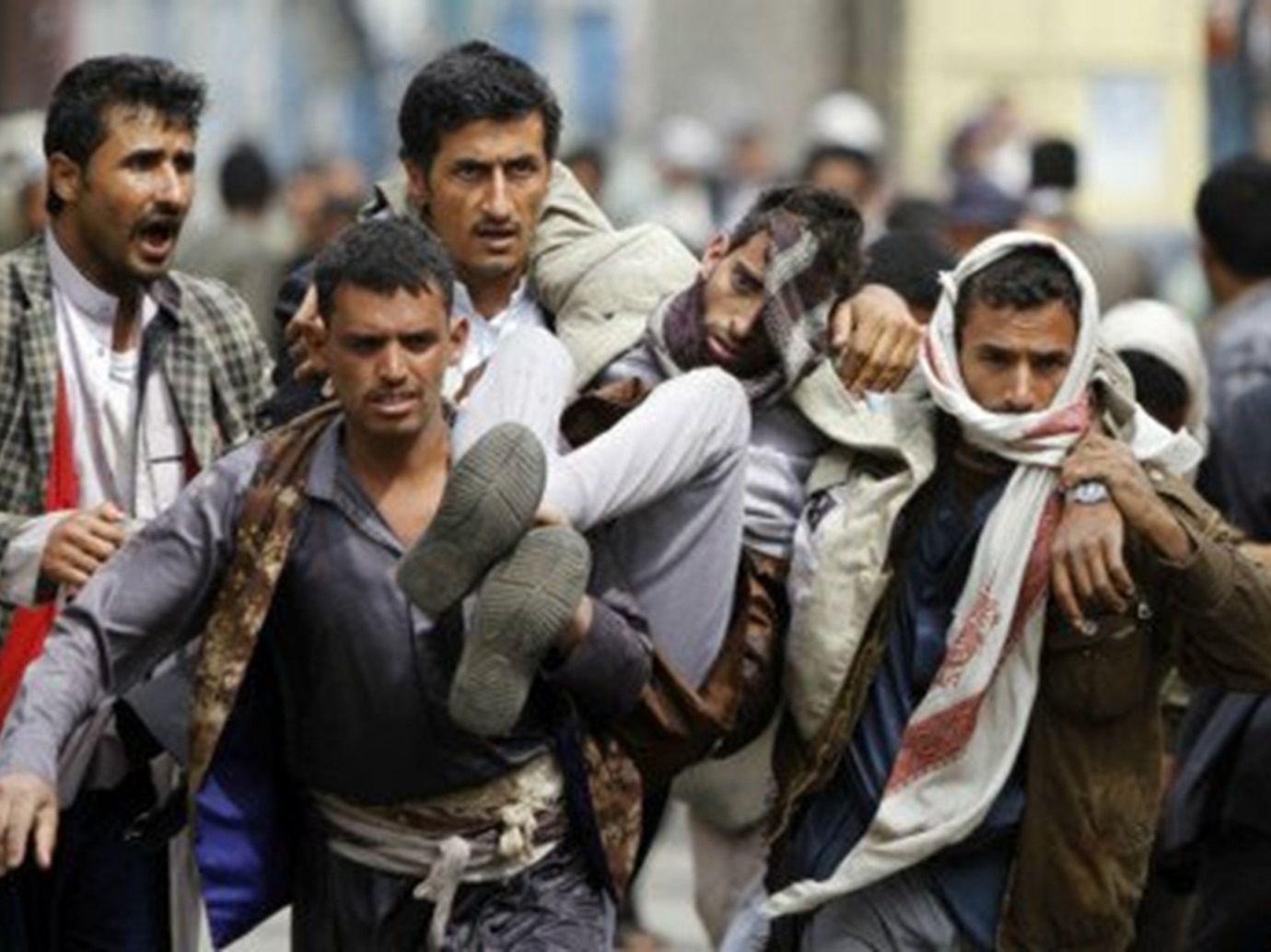 فرار مئات الحوثيين من 4 جبهات وتحرك طارئ للأمن الوقائي الحوثي لمنع عمليات الفرار